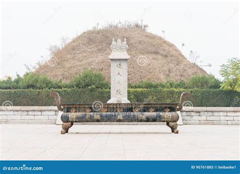  The Ancient Tombs of Shangqiu: A Gateway to History and Intrigue!